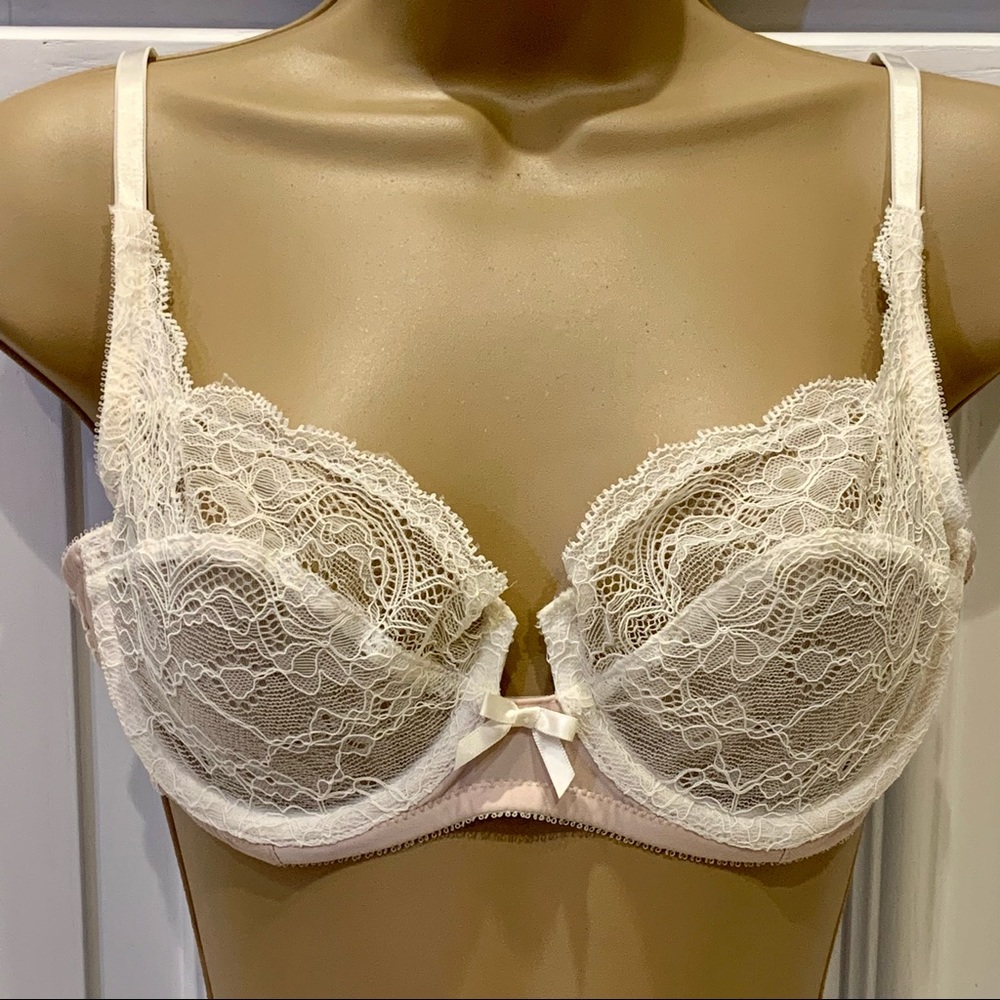 Gillian& O’Malley Intimates Lace Bra 36B‎